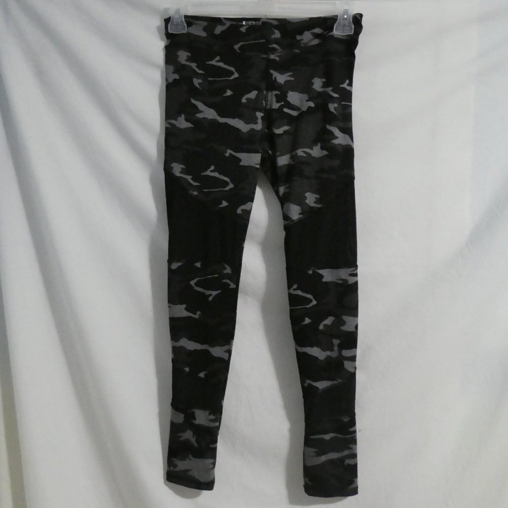 ENERGY PERFORMANCE LEGGING medium camo / camouflage leggings, BNWOT